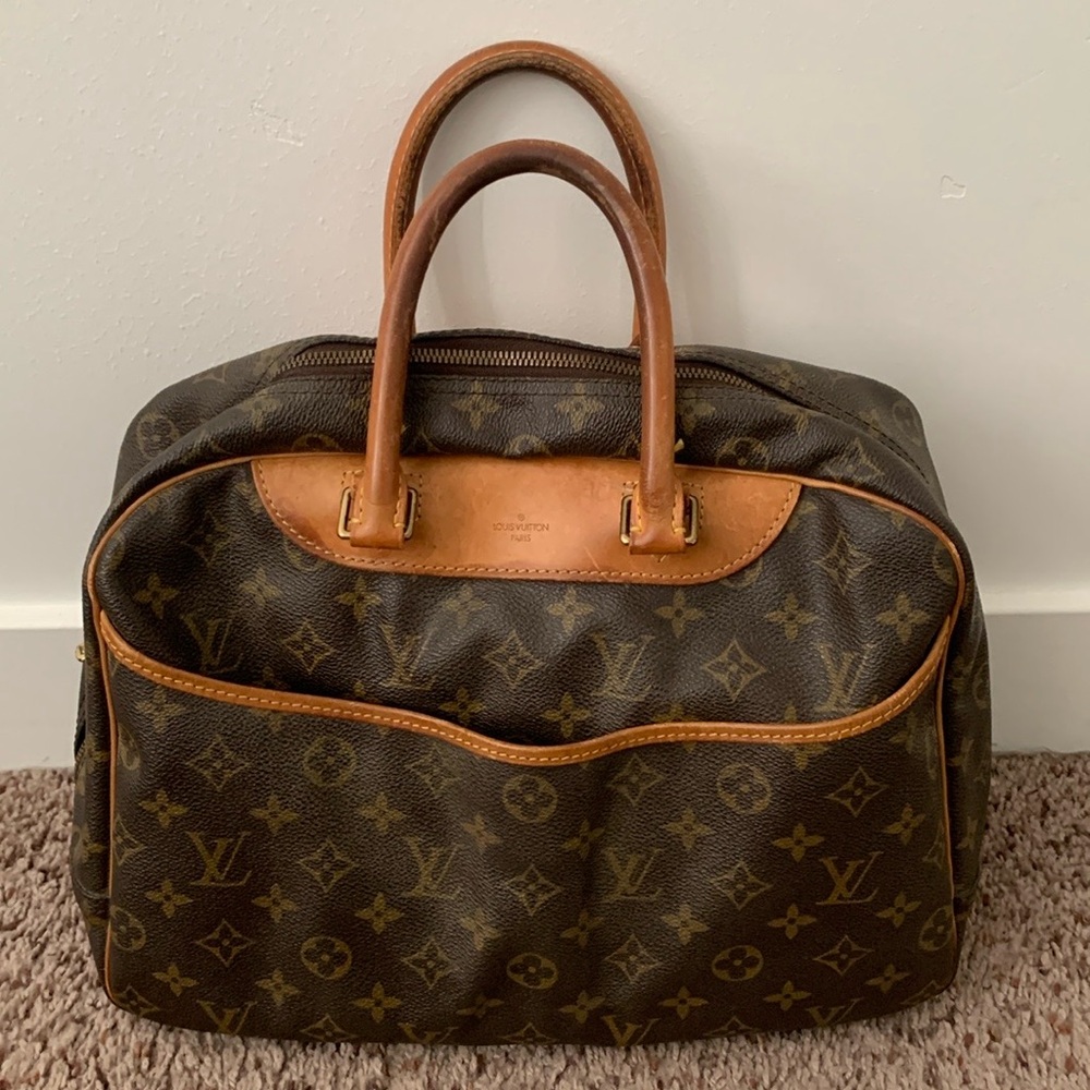 Louis Vuitton Deauville monogram canvas bag with date code VI0934
